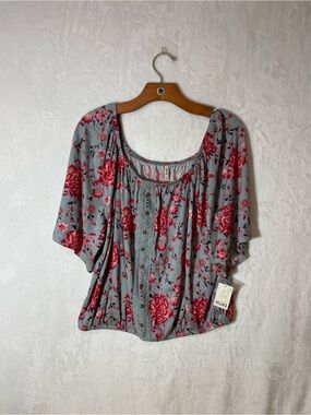 Mudd Gray Scoop-Neck Top with Pink-Red Floral Print